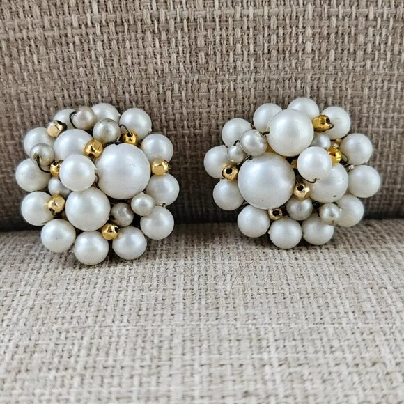 Made in Japan Earrings White Beads Vintage Earrings Round Clip On Stud Earrings - Picture 7 of 12